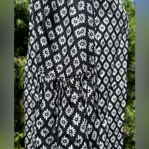 Joie dress, size X small, color black with white flower pattern - Picture 6 of 12